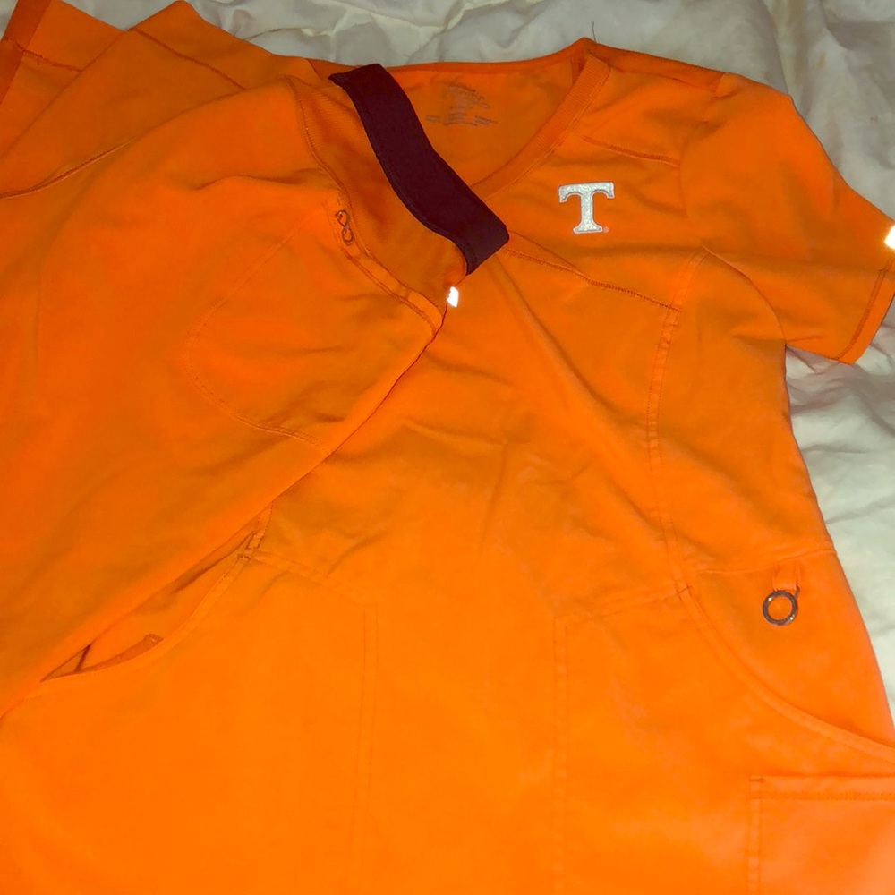 UT Vols scrub set